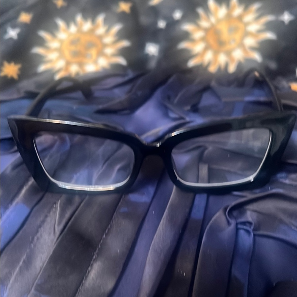 Chic Black Cat-Eye Glasses